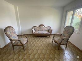 Canapé + 2 fauteuils en bois massif sculpté – très confortab