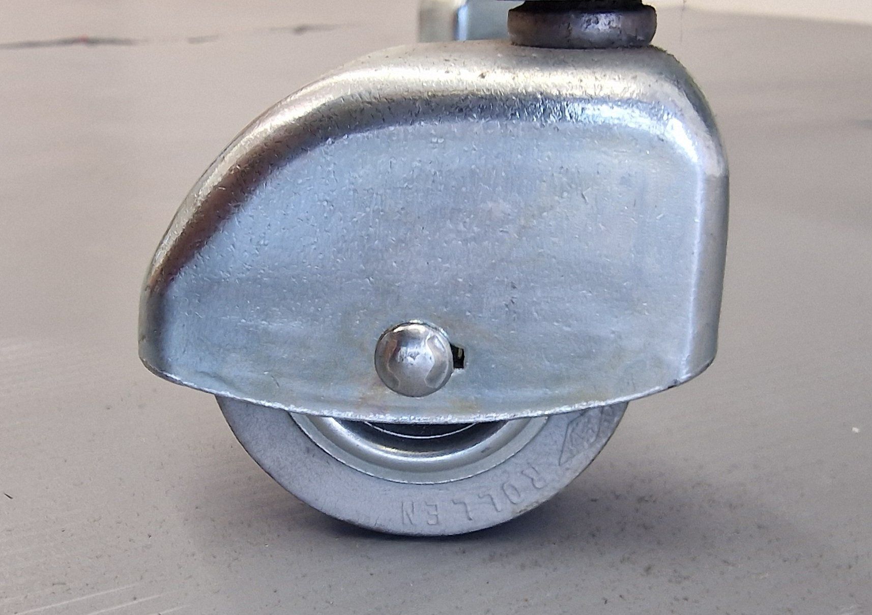 Möbel & Einrichtung: MCM Vintage Design, Papierablage Container, Rollbar, 1970er – Gebraucht aus St. Gallen von chambredirecte 7