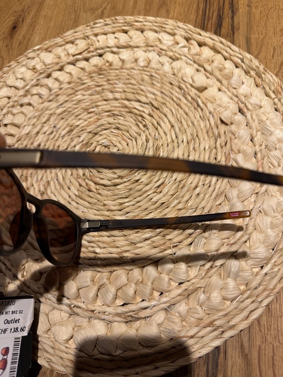 Oakley Occhiali & Lenti: Coole Oakley Latch Sonnenbrille Leo – Usato da Rüdlingen venduto da Lichee 5