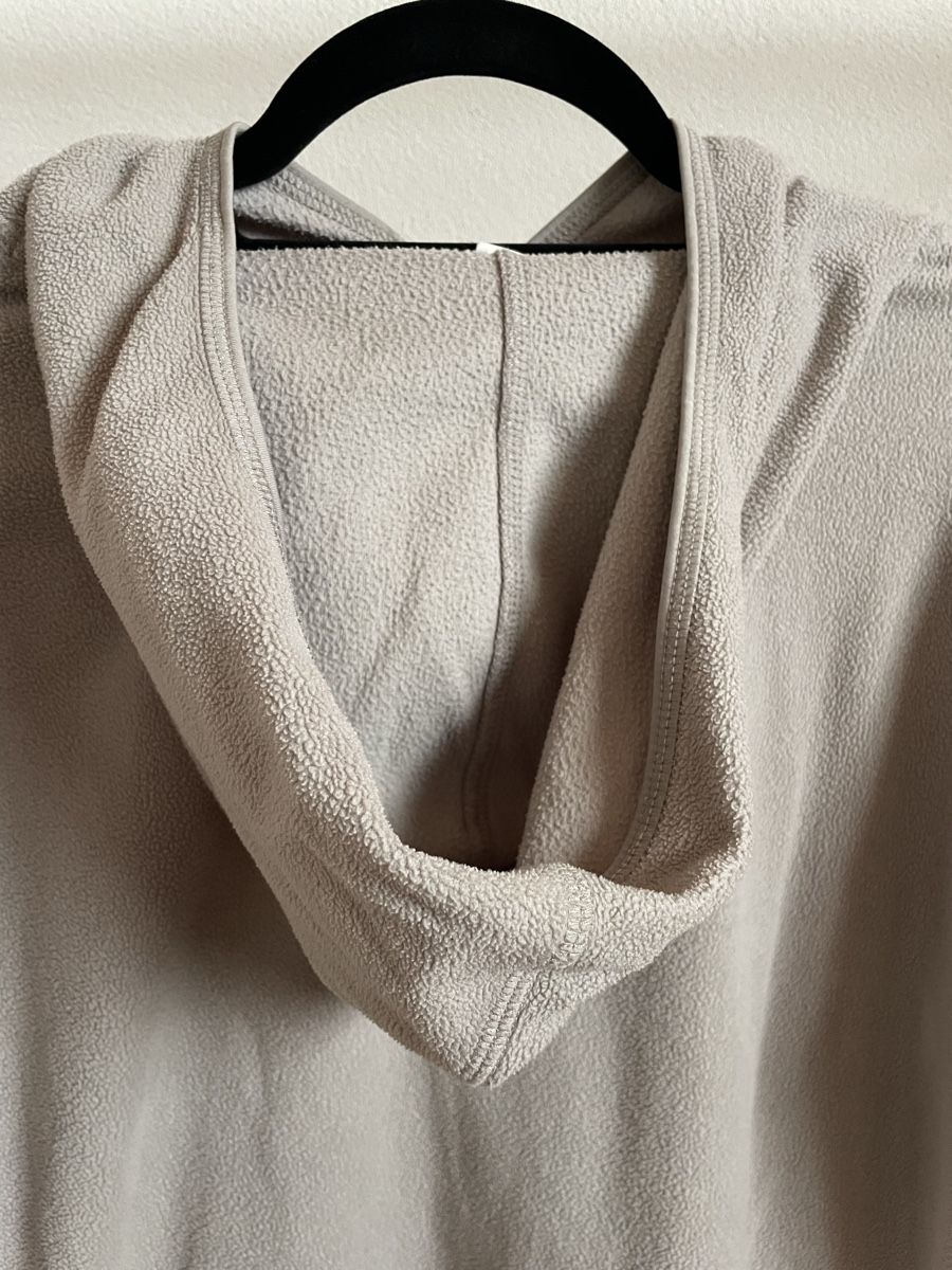 H&M Maglioni & Felpe: H&M Basic Fleece Pulli, Grau, Grösse S – Usato da Disentis/Mustér venduto da sil_nx77 3