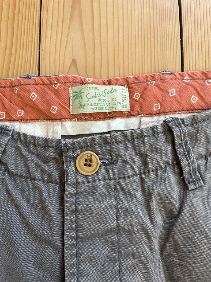 Pantaloni: Cargo Shorts – Usato da Winterthur venduto da lynn.n7 2