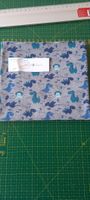 Stoff Dinosaurier grau blau 145 cm x 32.5 cm neu