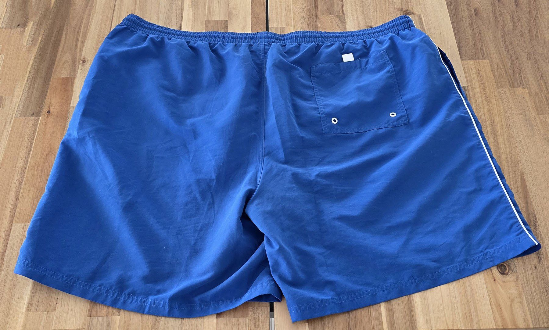 Costumi da bagno: Herren Badehose BUGATTI Grösse 6xl Bund ca. 120cm, elastisch – Usato da Bischofszell venduto da Birel34 1