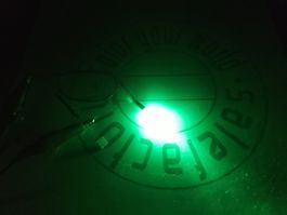 LED 3mm verkabelt, im Halter, grün
