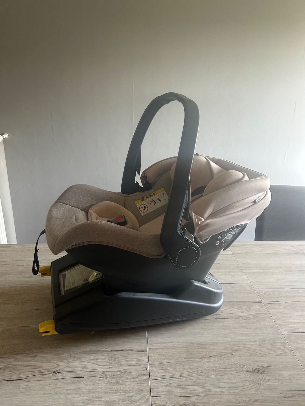 Peg Perego Seggiolini per auto: Babyschale mit 3 Isofix Stationen, unfallfrei – Usato da Solothurn venduto da susibusi11 3