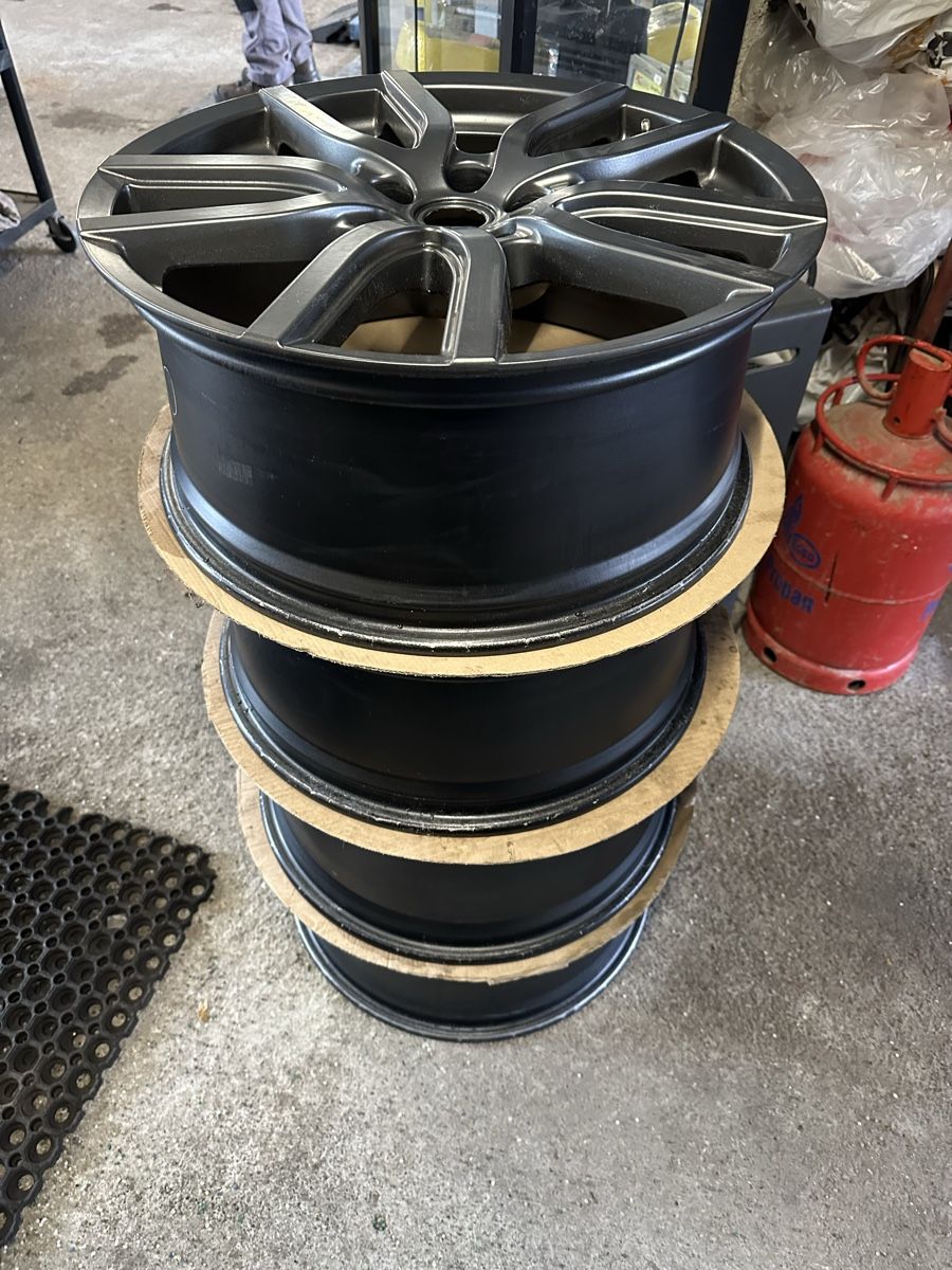 Land Rover Cerchioni: Jantes Range Rover 255/55/20 – Usato da Gstaad venduto da 66666