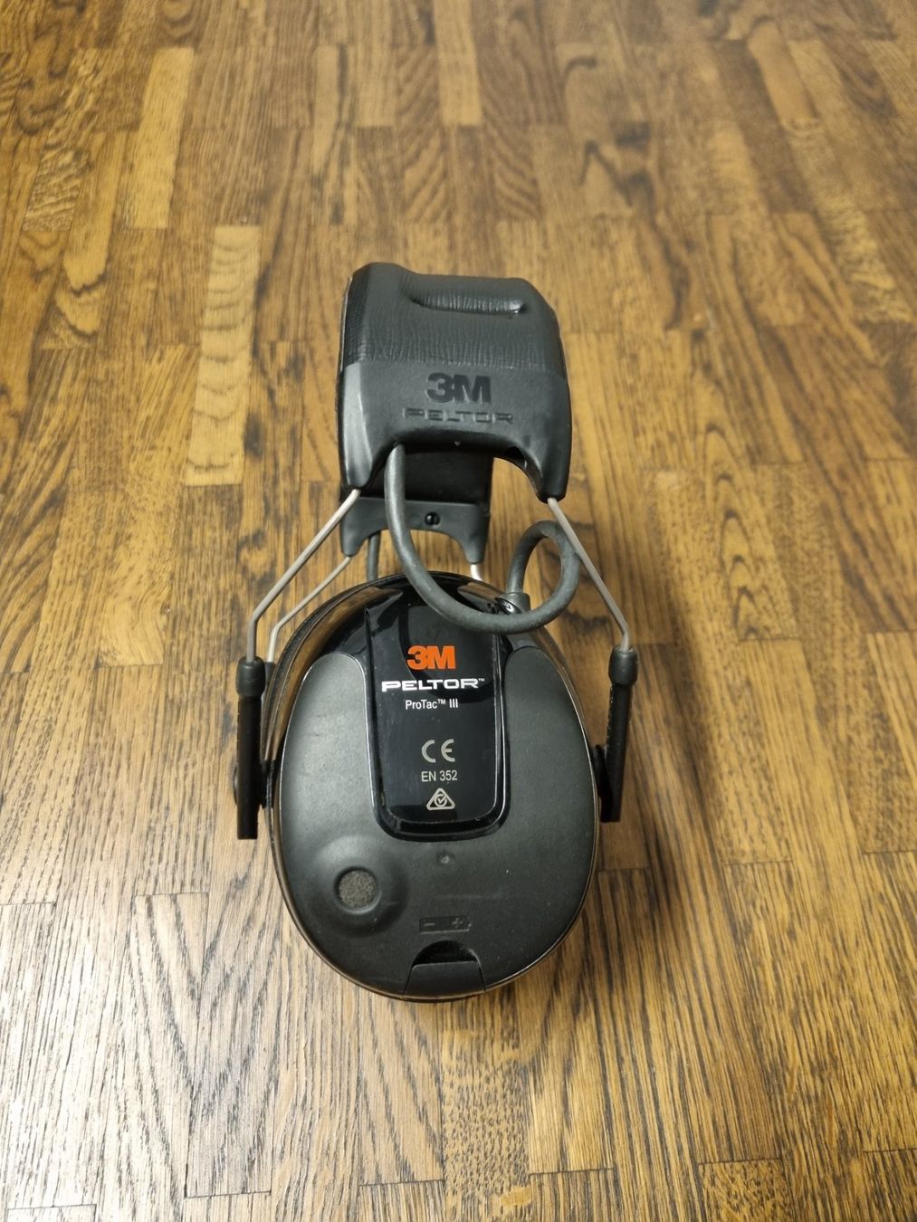 3M Cuffie: Gehörschutz 3M Peltor ProTac III - Headset – Usato da Wattwil venduto da adlerhorst73