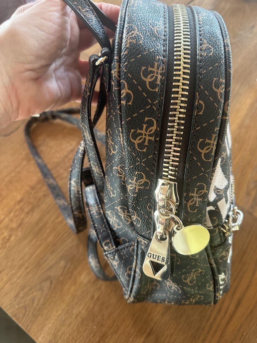Guess Zaini: Rucksack Guess – Usato da Eich venduto da gabry68 5