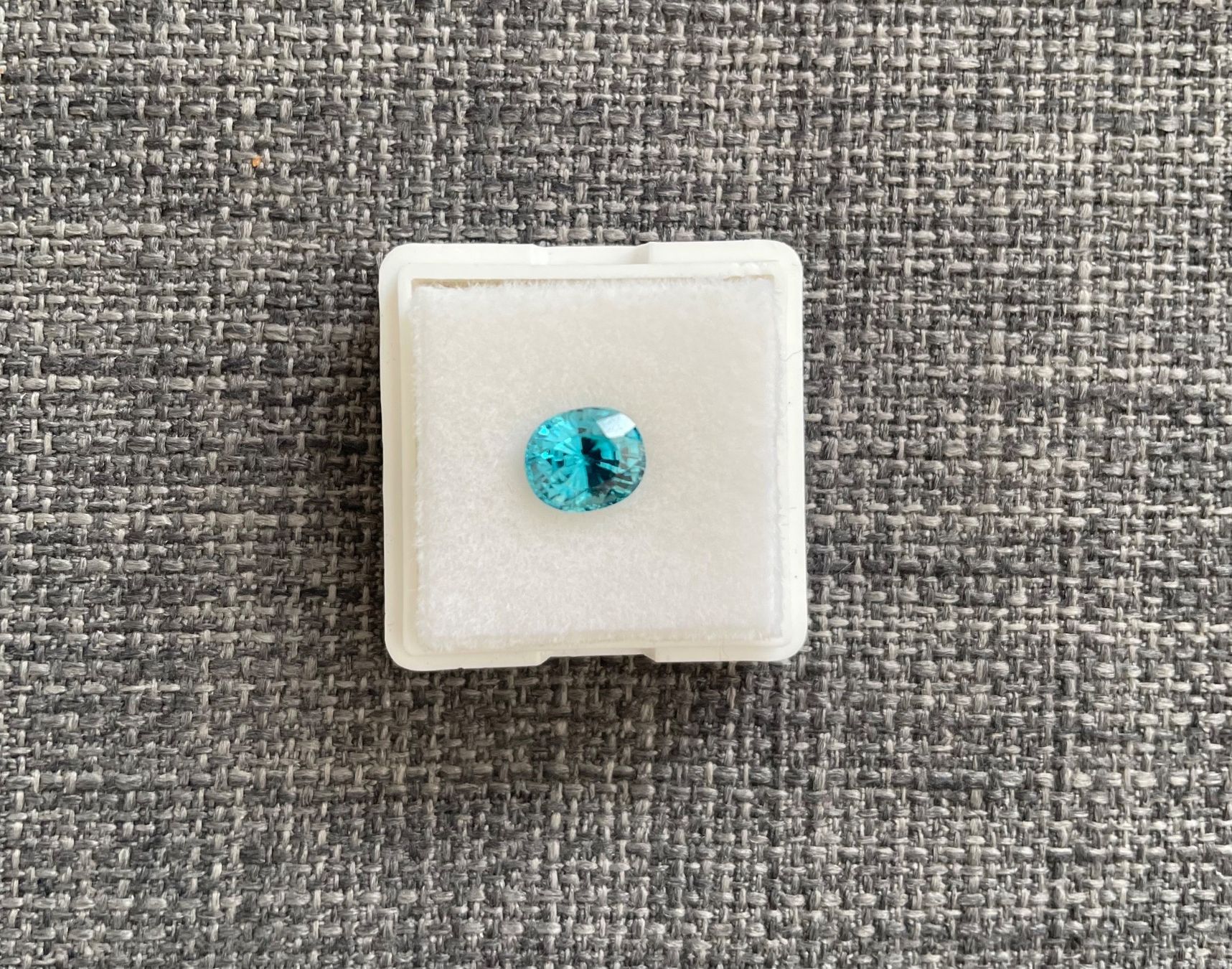 Pietre preziose: Wunderschöner blauer Zirkon / 2.93 Karat – Usato da Wetzikon ZH venduto da Nicitarasco