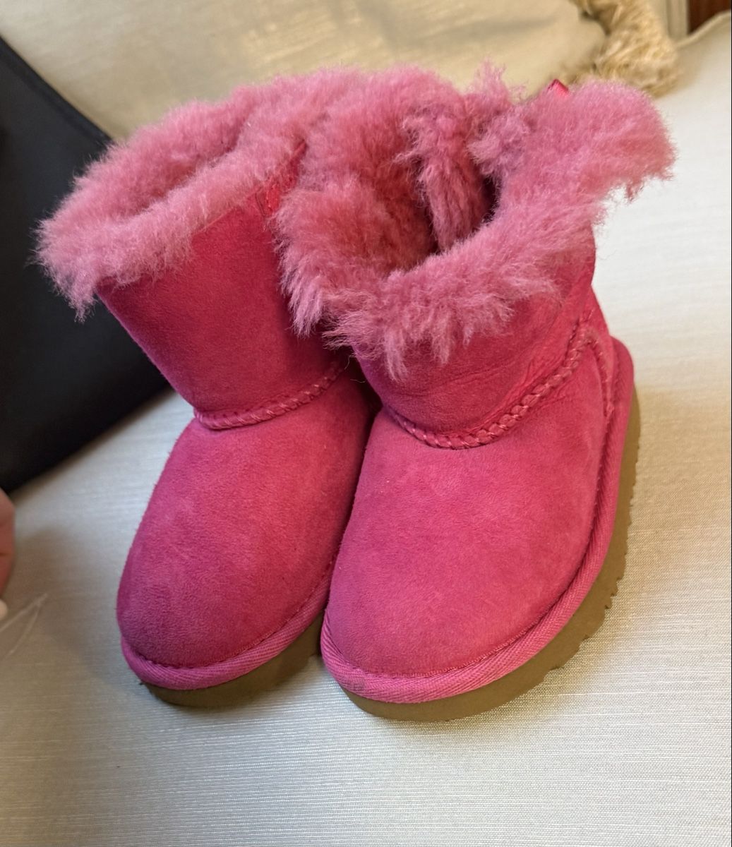 Ugg Chaussures filles: Ugg Boots Pink – Neuf (Voir description) à Altendorf par SabrinaC93 1