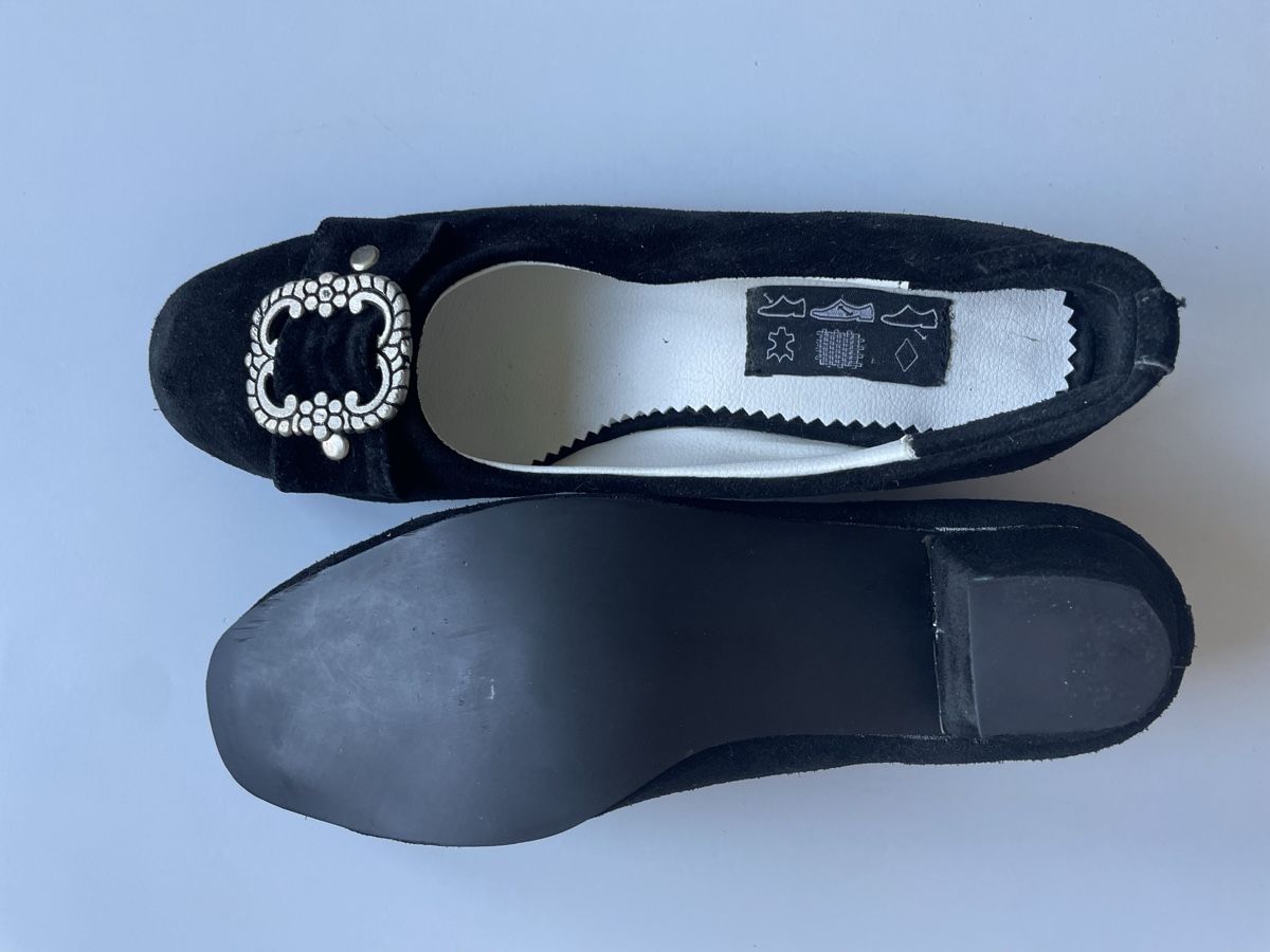 Scarpe da donna: Dirndelschuhe, schwarz, Gr. 38 - 38.5, neu! – Nuovo (secondo la descrizione) da Gockhausen venduto da AnneT07 2
