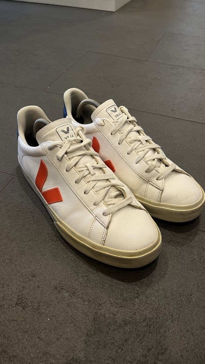 Veja Scarpe da uomo: Veja Campo Leather white orange fluo Gr. 45 – Usato da Aeschi b. Spiez venduto da lou_d5wc