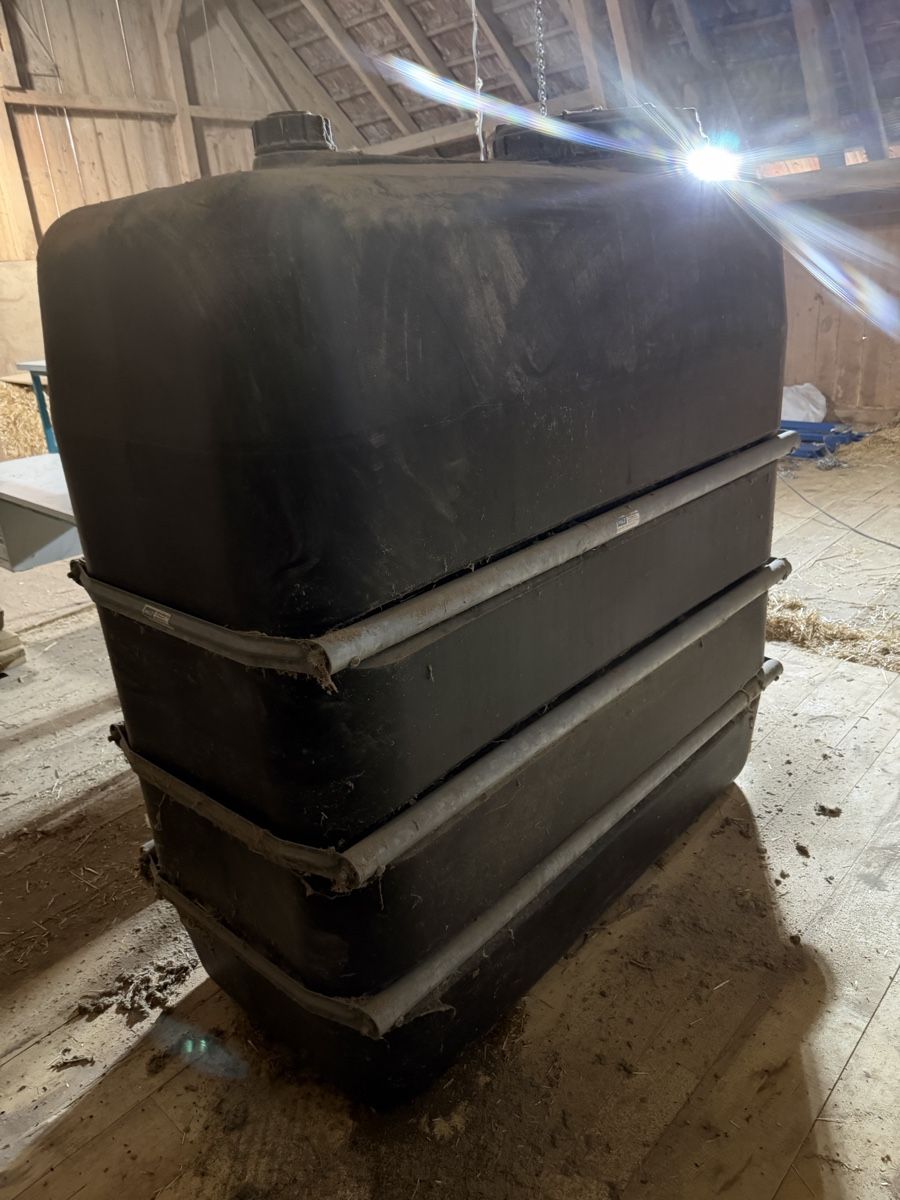 Abbeveratoi e trogoli: Wassertank – Nuovo (secondo la descrizione) da Neuenegg venduto da tin_gv8m 2