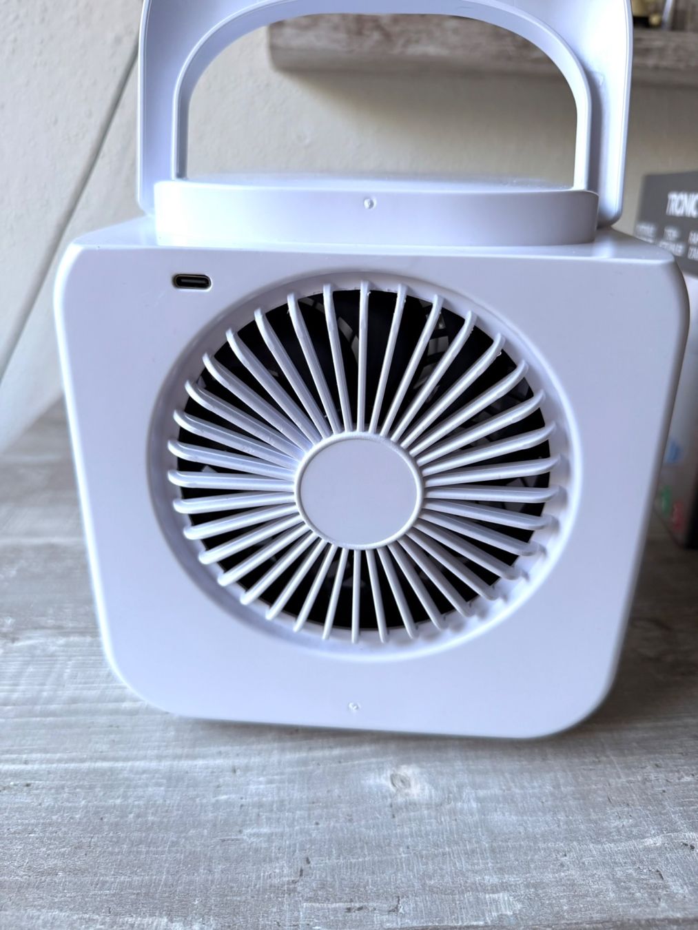 Ventilatoren: Befeuchter Ventilator mit Wassertank - in 8 Farben - Weiss – Neu (gemäss Beschreibung) aus Schaffhausen von mka999 2