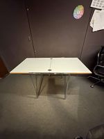 Eileen Gray "Jean" Tisch von ClassiCon - Original