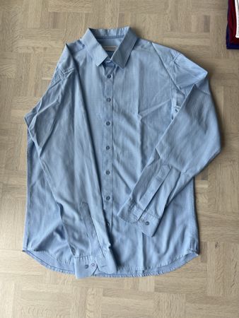 Herren Hemd Slim Fit blau Grösse M guter Zustand