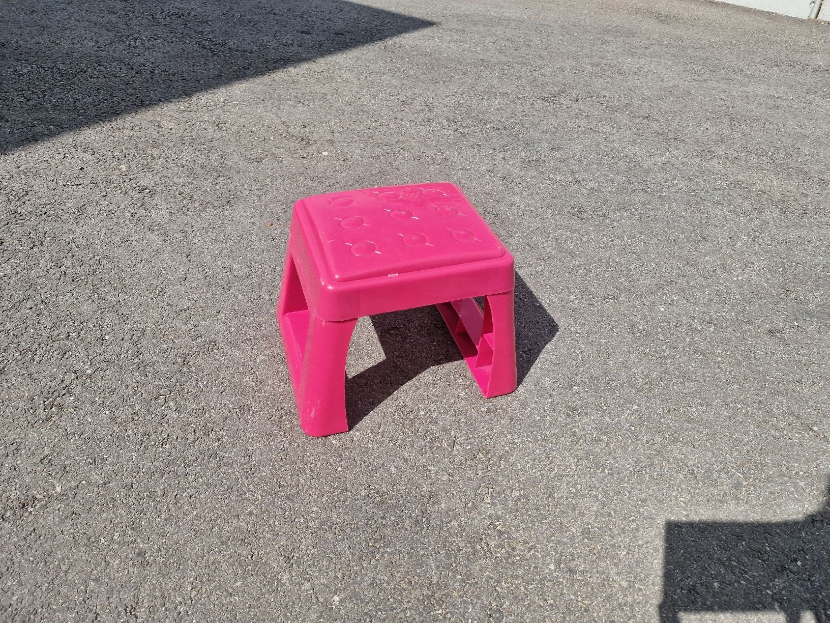 Sgabelli: Tabouret enfant rose – Usato da Chapelle (Broye) venduto da Ryzix