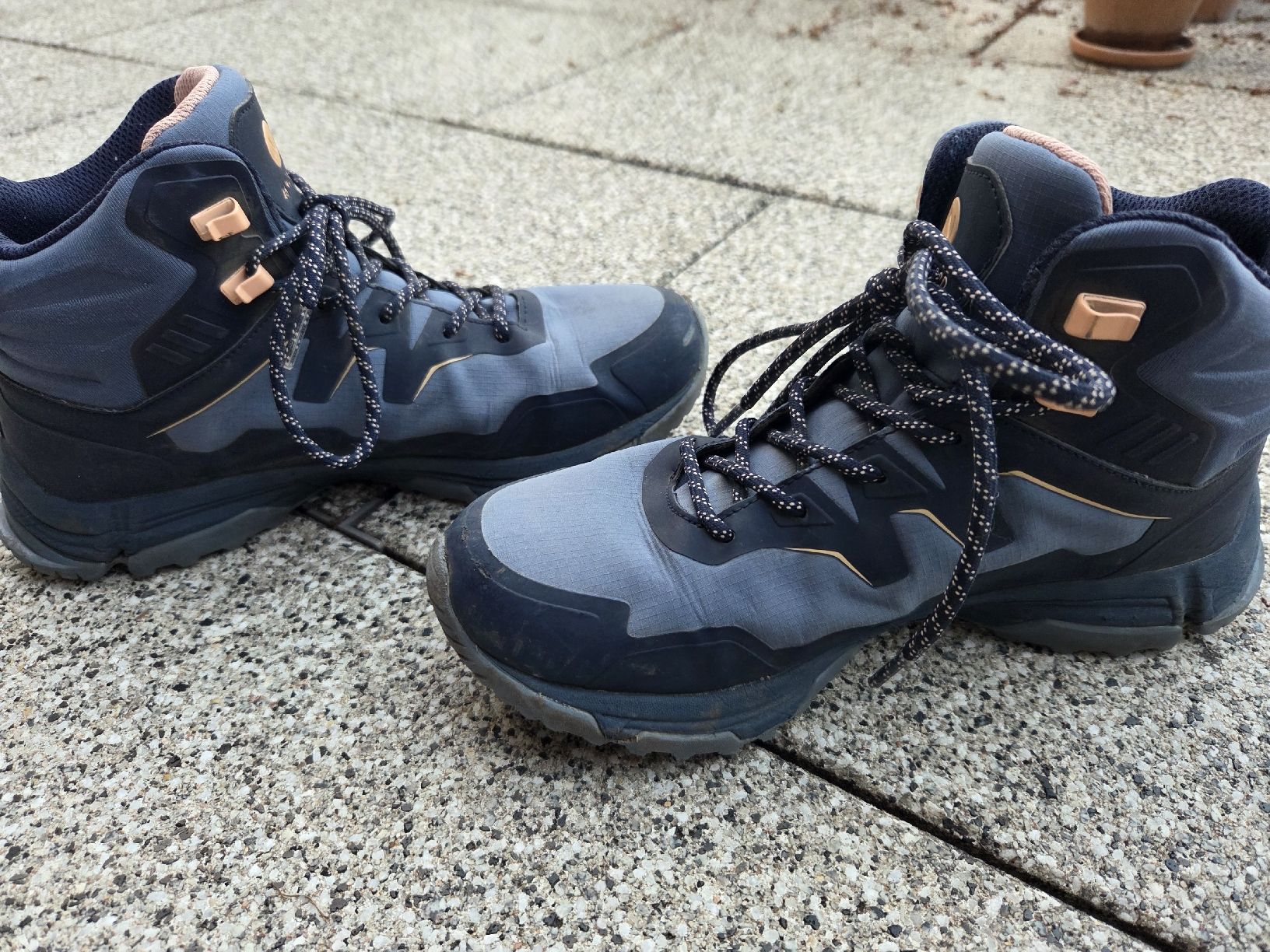 46 Nord Scarpe da donna: 46Nord Wanderschuhe Gr. 38 – Usato da Rüschlikon venduto da rene977 2