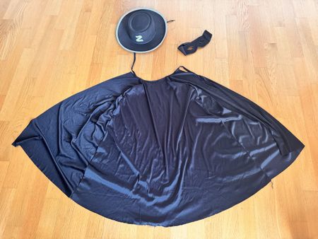 Déguisement Zorro enfant chapeau masque cape noir