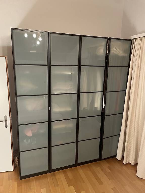 Armadi: IKEA Schrank – Usato da Zug venduto da Rembrandt2