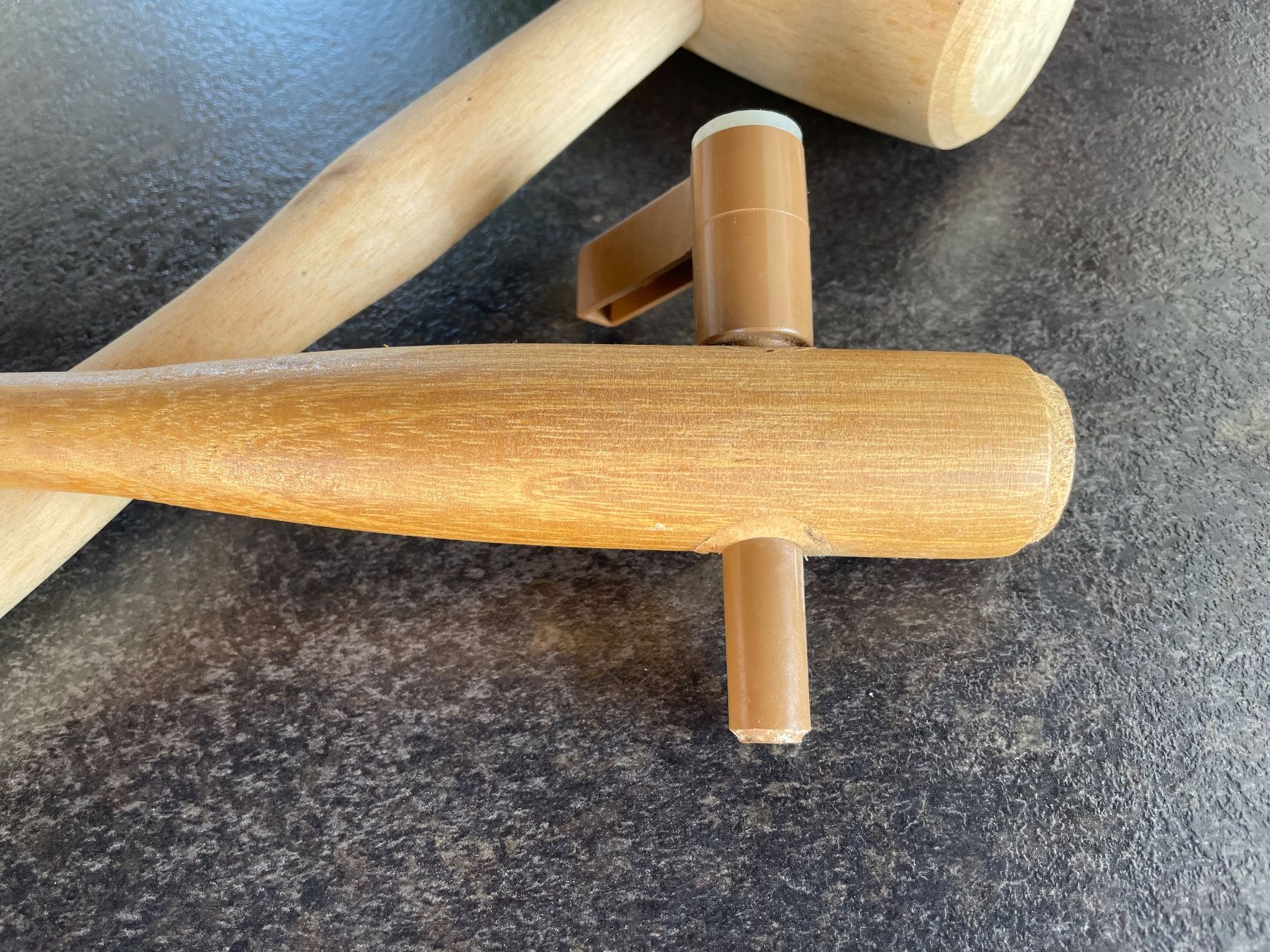 Alle Werkzeuge: original Zapfhahn und Holzhammer – Gebraucht aus Eiken von garanoiri 2