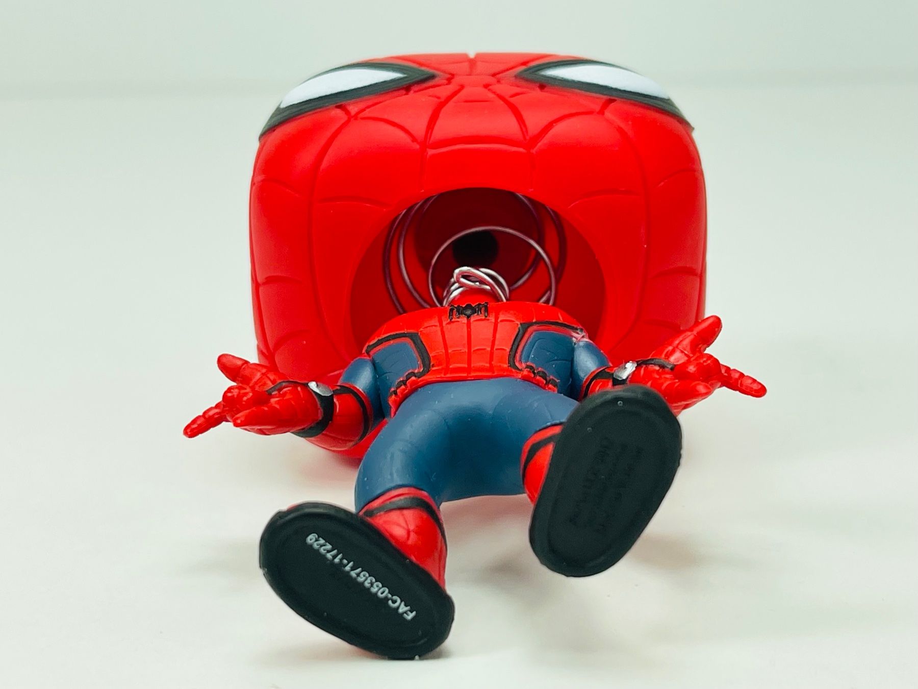 Funko Statuette: FUNKO Pop Spider-Man Homecoming #220 mit Originalbox – Usato da Zürich venduto da Arche_Brockenhaus 7