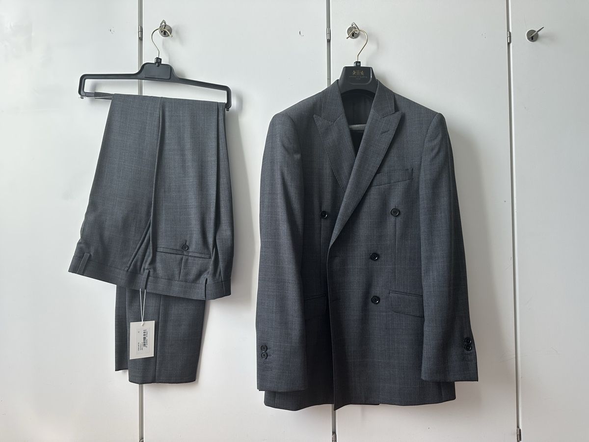 Completi: Anzug Doppelreiher Hawes and Curtis – Nuovo e nell'imballaggio originale da St.Gallen venduto da Patrickaurel99