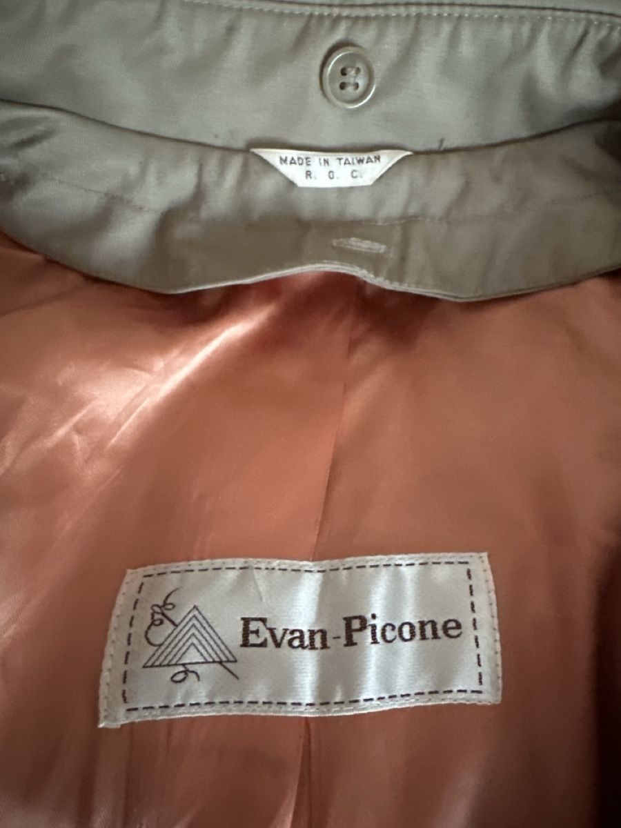 Cappotti: Evan-Picone Trench Coat. Beige, Size Medium – Usato da Binningen venduto da can_s2yh 5