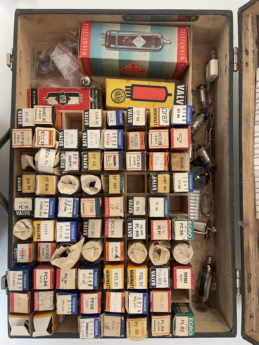 Elektronikbauteile: Elektronik – Neu und originalverpackt aus Réchy von Olaf505