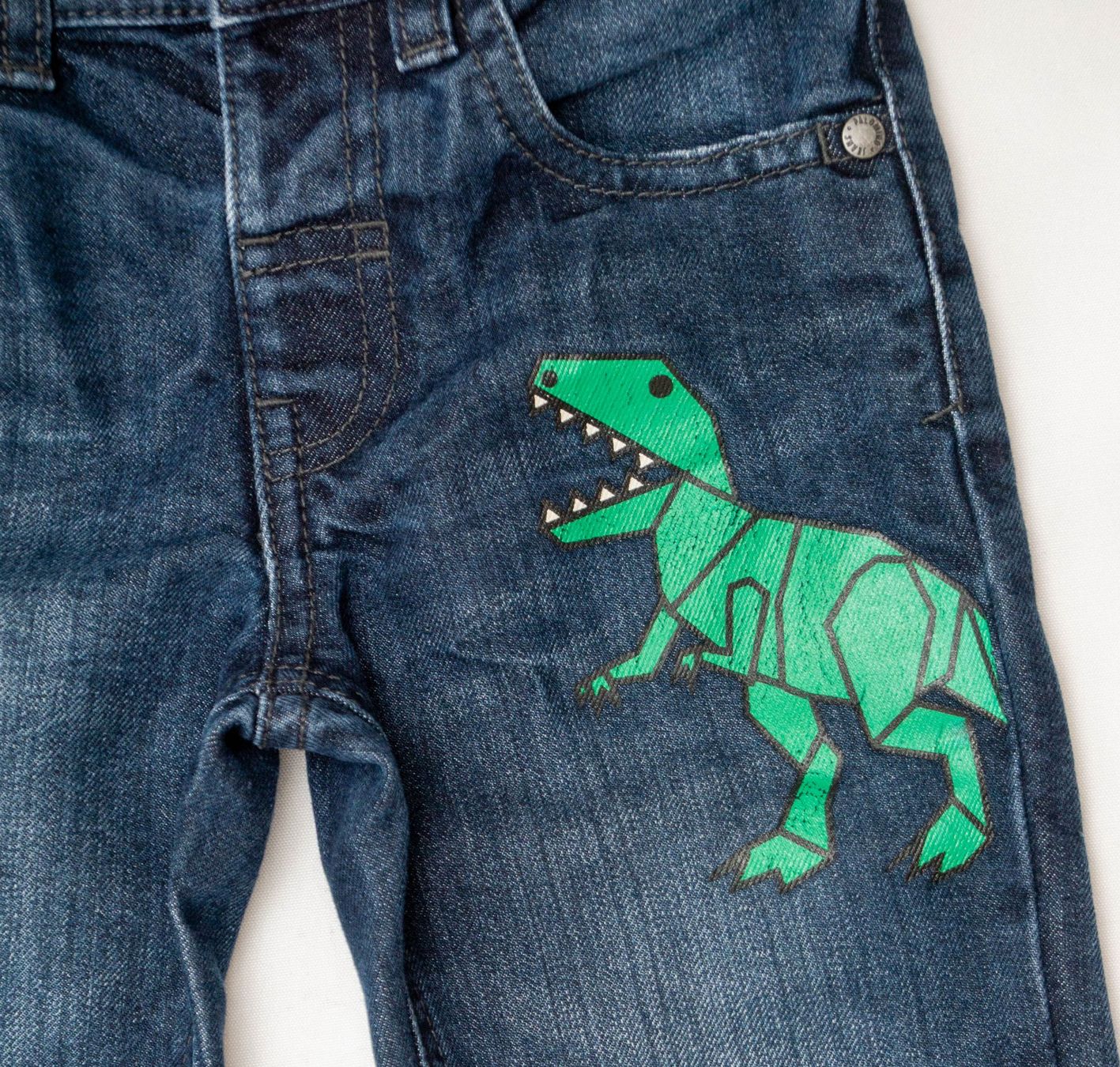 Pantaloni: Jeans mit Dinosaurier  Gr.104 - 4 Jahre – Usato da Zürich venduto da sambaum 2