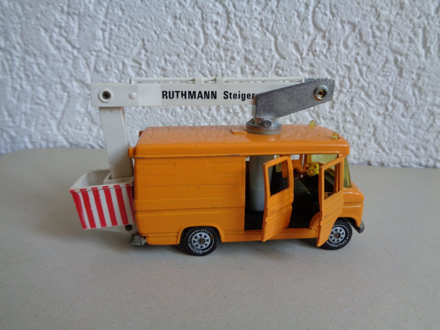Siku Modellini d'auto: SIKU 2219 Mercedes 809 D mit Ruthmann Steiger – Nuovo (secondo la descrizione) da Läufelfingen venduto da remajo62 1
