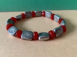Armband Silbrige Blumenplättli