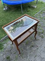 Antike Holzvitrine / Vitrinentisch mit Glas