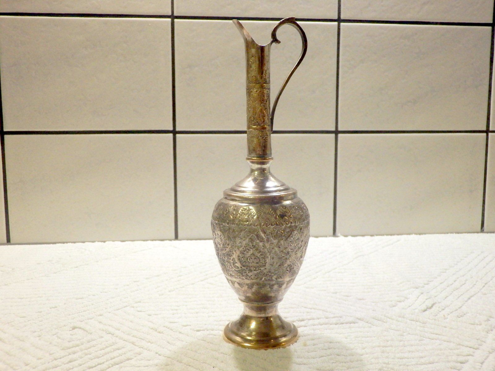 Caraffe: Wasserkrug, persisch, ziseliert, Metall versilbert, 24.5cm H – Usato da Ueberstorf venduto da dinbau 1