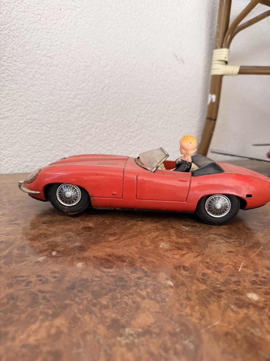 Jaguar Modellini d'auto: Blechspielauto Jaguar – Difettoso da Lobsigen venduto da Ailujailuj 3