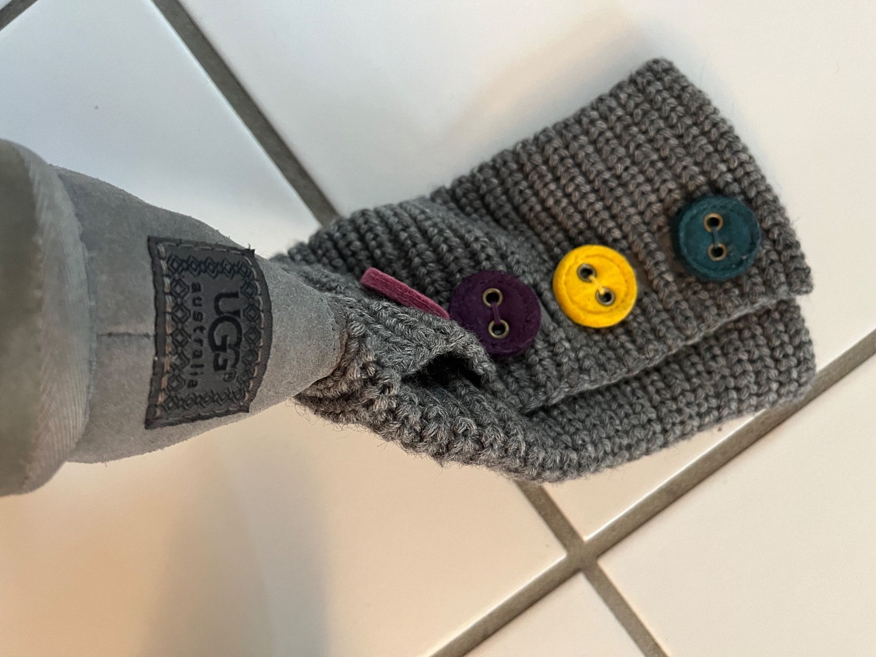 Ugg Chaussures filles: original UGGs, Gr. 27 – D'occasion à Flurlingen par absh 3