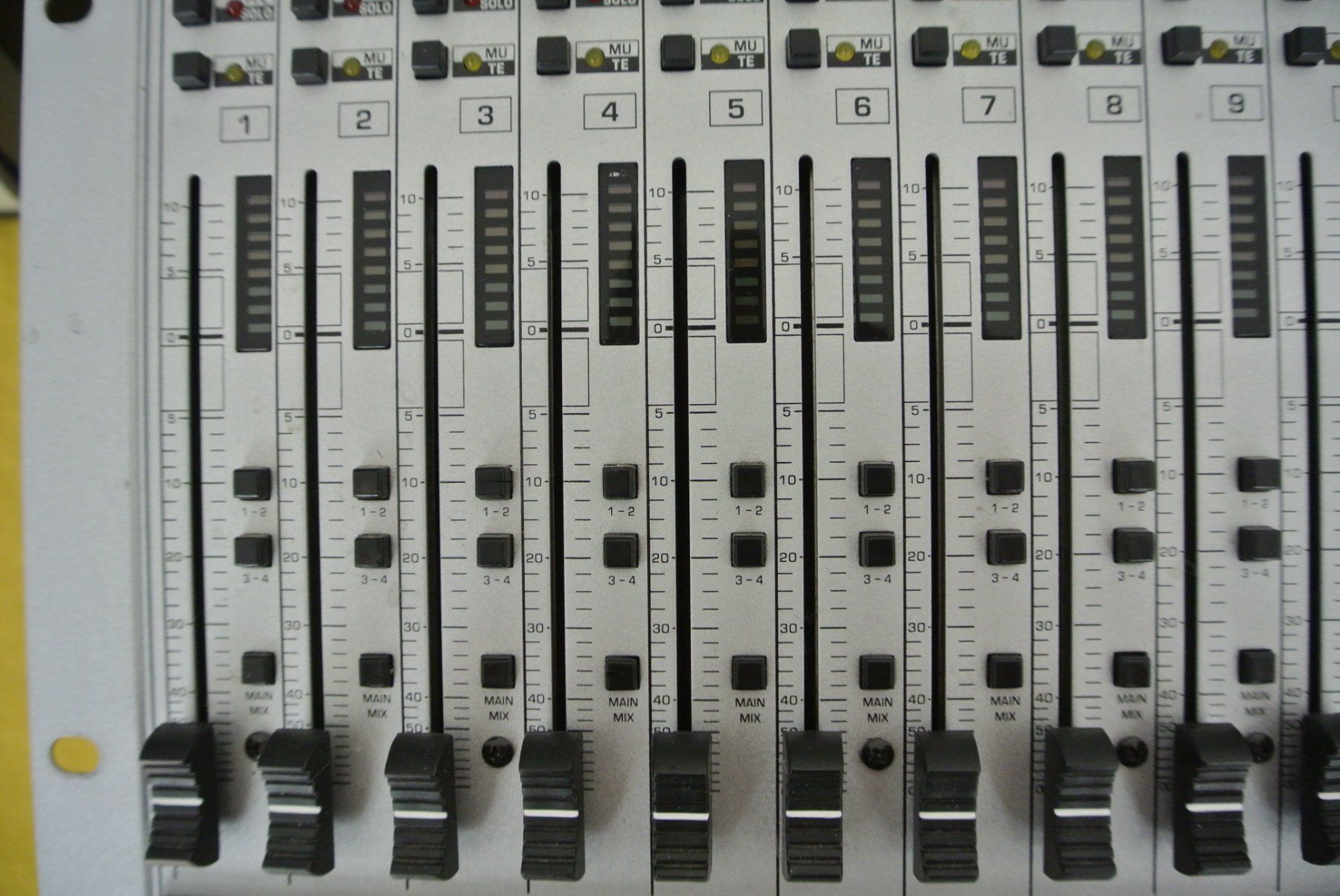 Console di mixaggio: Recording Einheit Analog Digital Analog – Usato da Unterkulm venduto da Bmaori 4