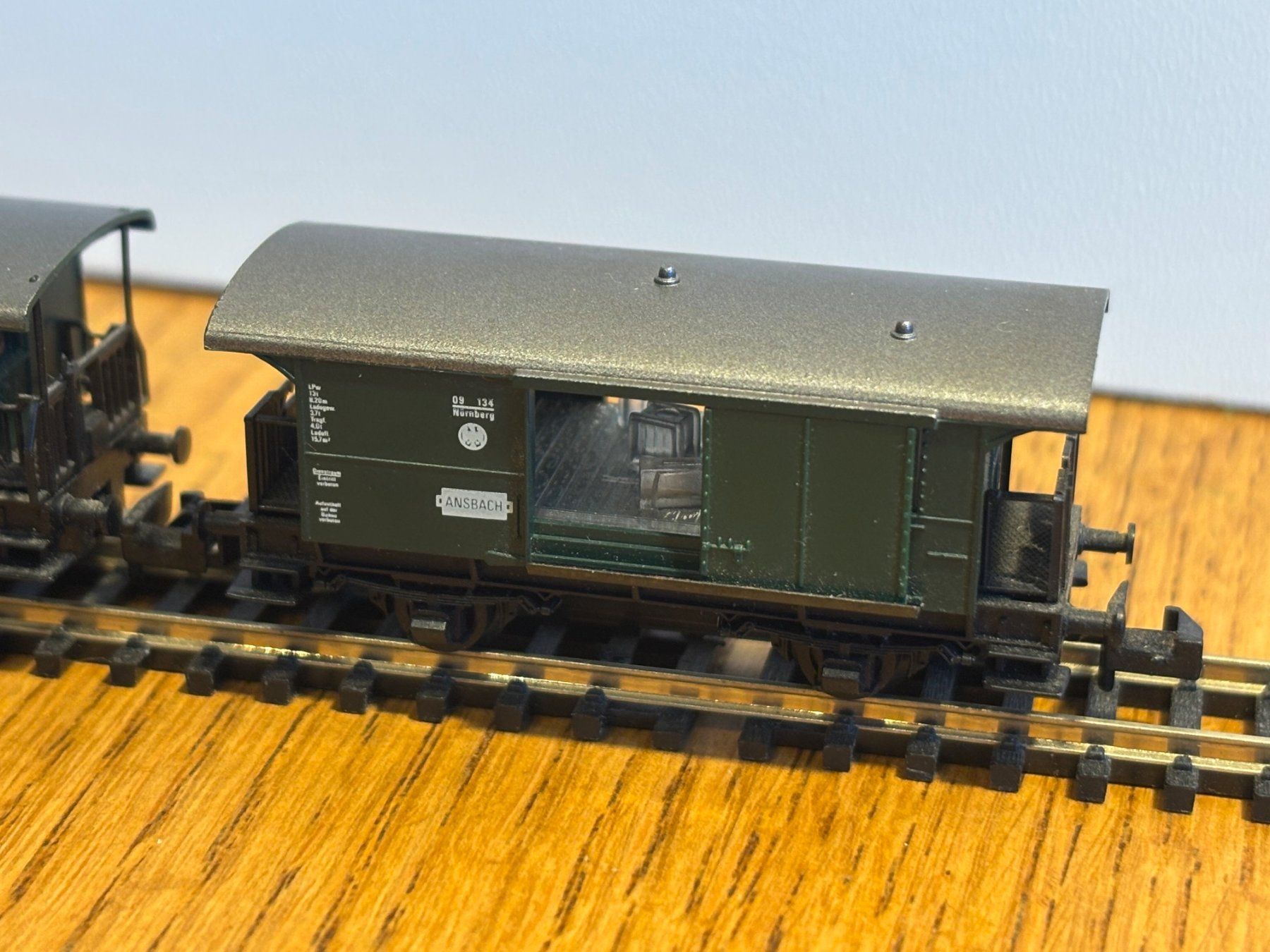 Modellini di ferrovie: e1668: 2 Stk. Oldtimer Güterwagen (Spur N) – Usato da Birsfelden venduto da Birs_25 3