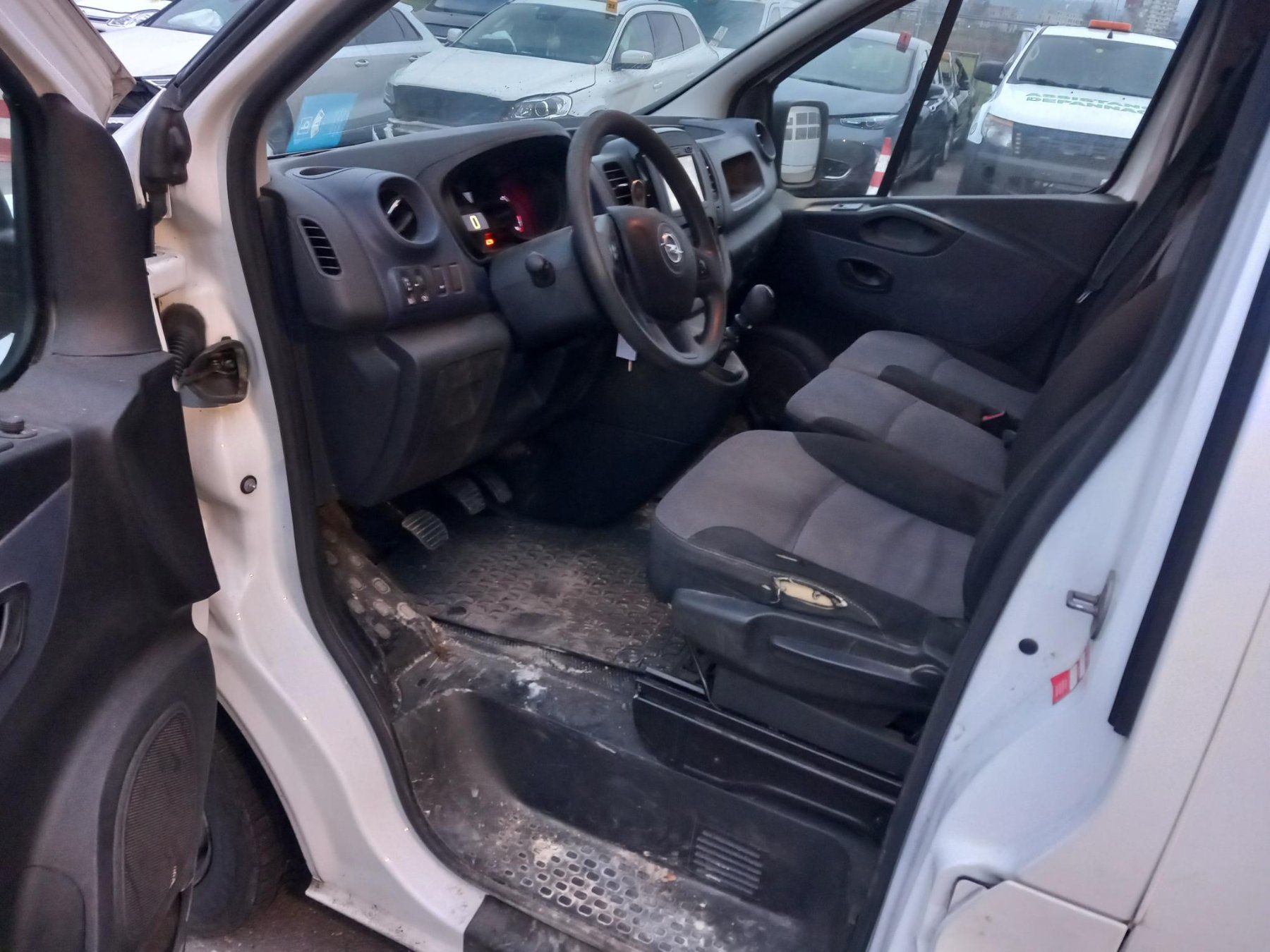 Opel Véhicules utilitaires: Opel Vivaro B 16CDTi – D'occasion à Yverdon-les-Bains par  5