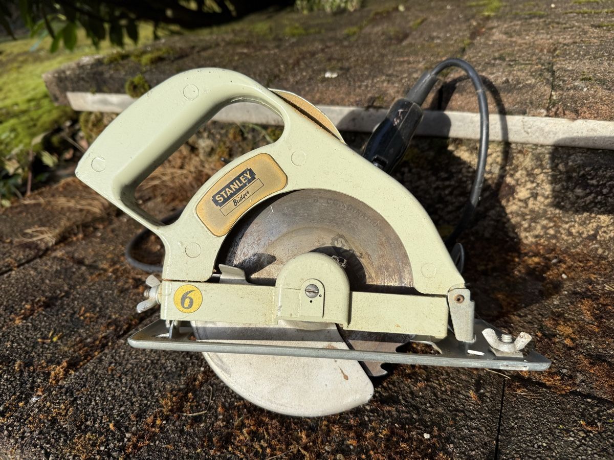 Seghe: Scie circulaire Bridges-Tool De Luxe Drill-D CD – Usato da Les Enfers venduto da samoern