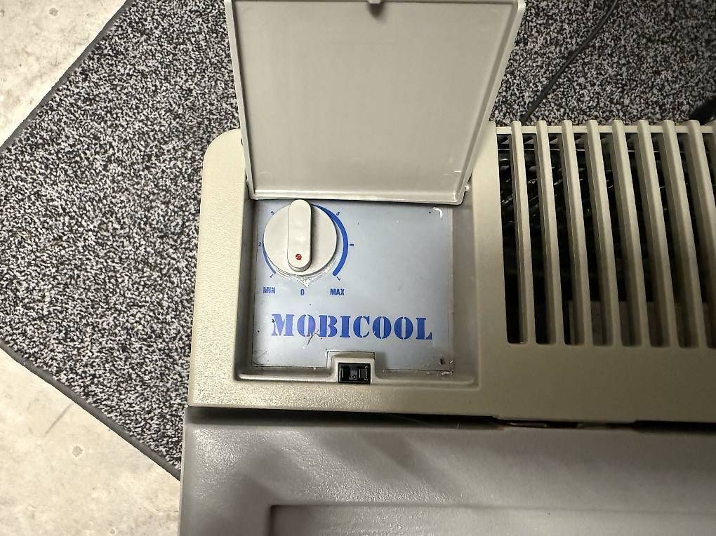 Frigoriferi: Küchlschrank ~230v/-12v – Usato da Saland venduto da nikola.djoric30 3