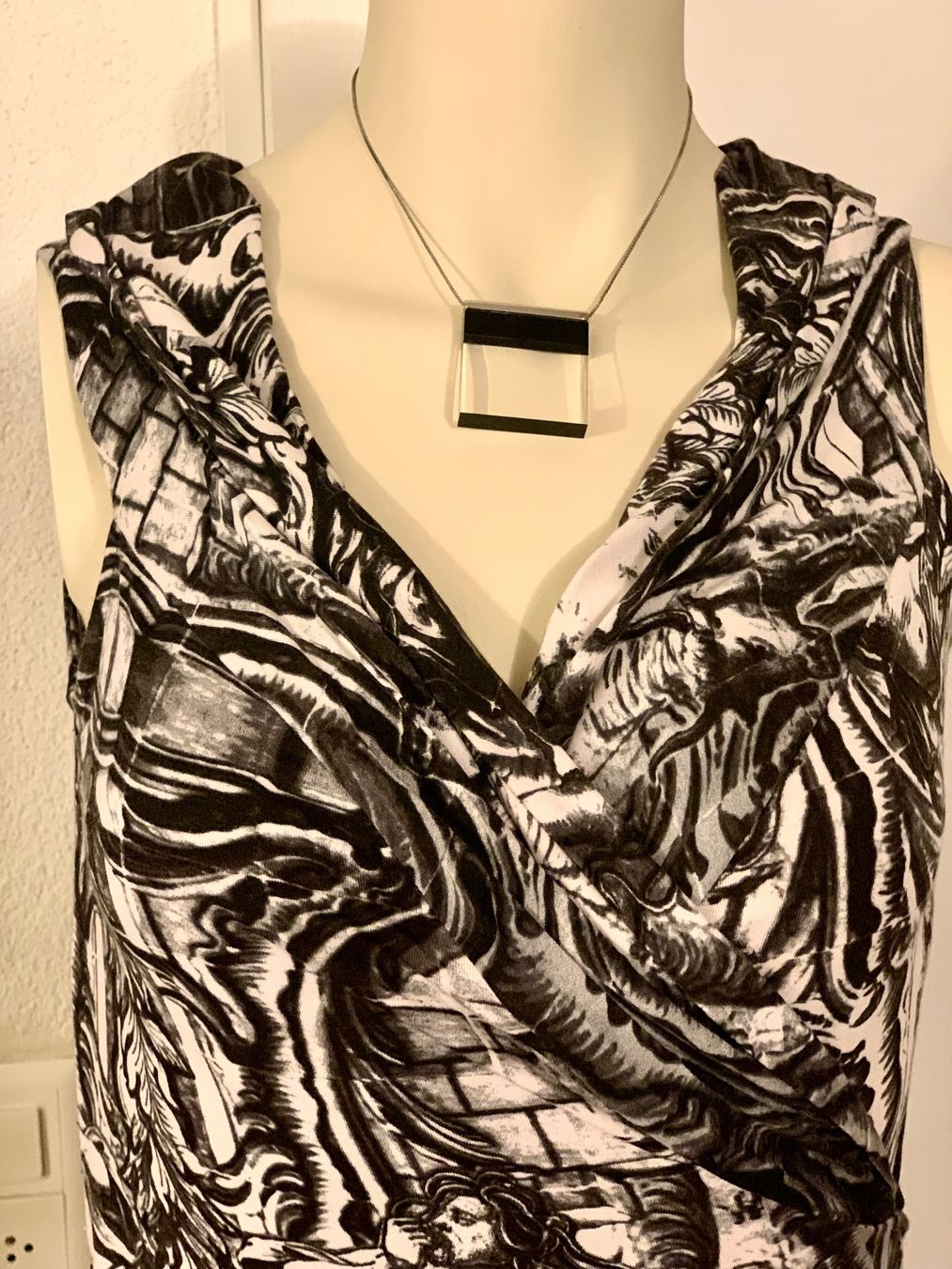 Kleider: Wickelkleid von Isabel De Pedro – Gebraucht aus Unterägeri von Jr61 2
