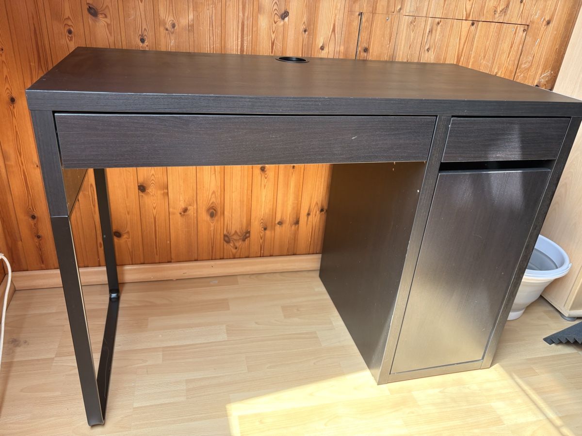 Ikea Scrivanie: Ikea Micke Schreibtisch Schwarz/Braun – Nuovo (secondo la descrizione) da Hausen AG venduto da boh_6kck