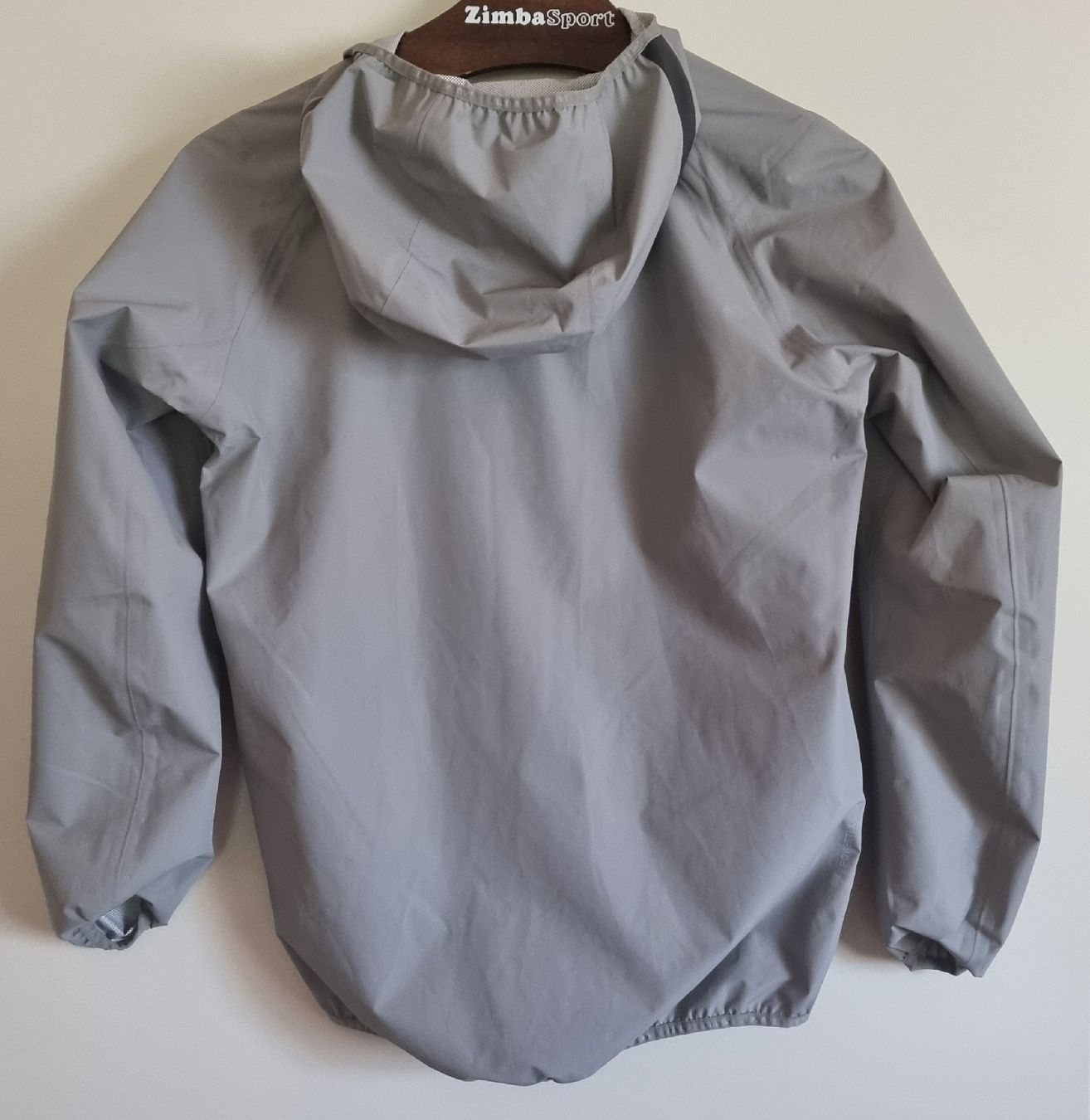 Salewa Jacken: Salewa Regenjacke/ Neuwertig Unisex Grösse 164 – Neu (gemäss Beschreibung) aus Rigi-Kaltbad von Marion_Fercher 1
