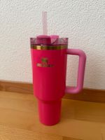 Pinker Stanley Trinkbecher mit Strohhalm