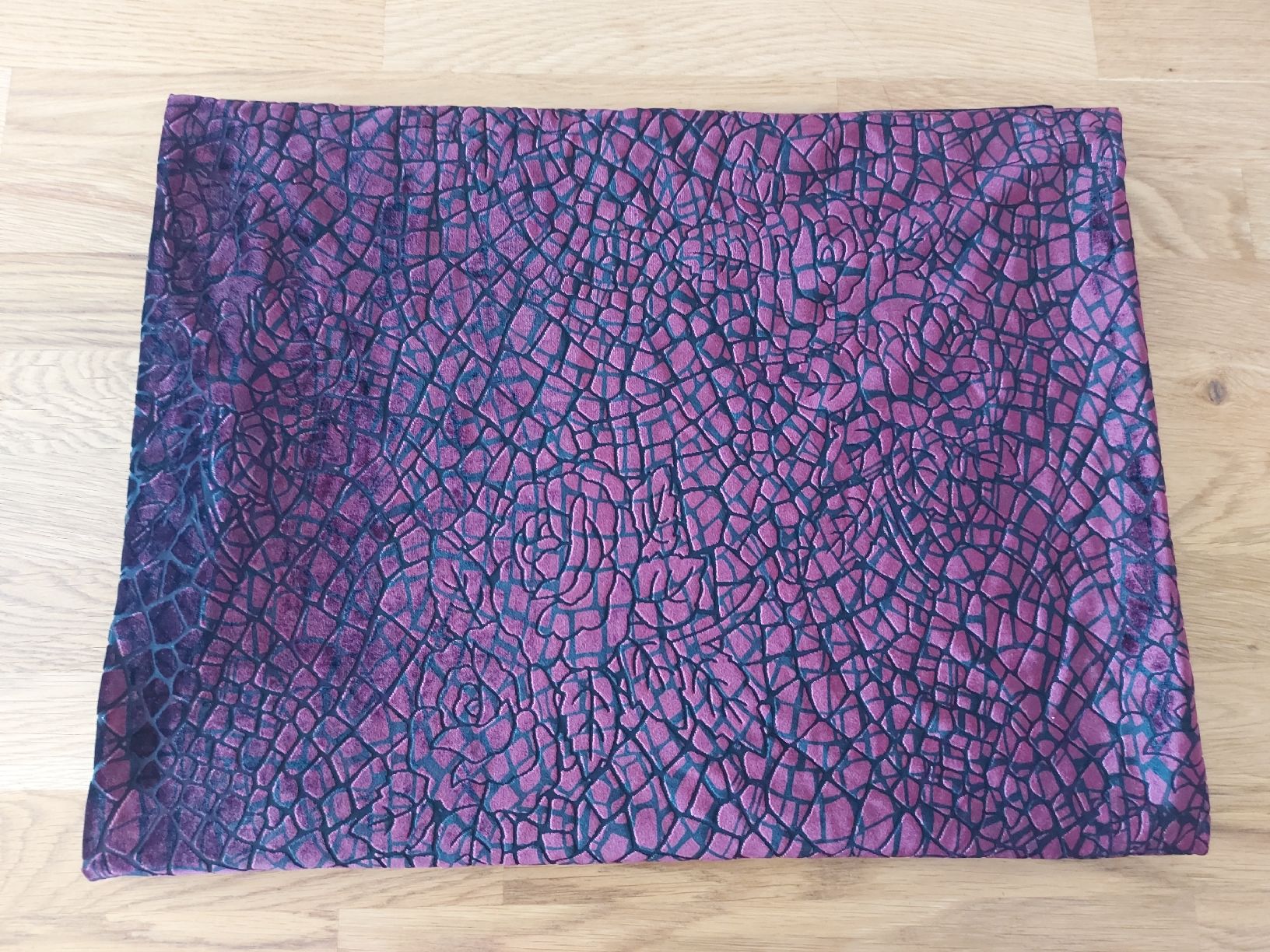 Tessuti: Stoff, Samt, Bordeau, 140x200 cm – Usato da Oberengstringen venduto da PaolaDe 2
