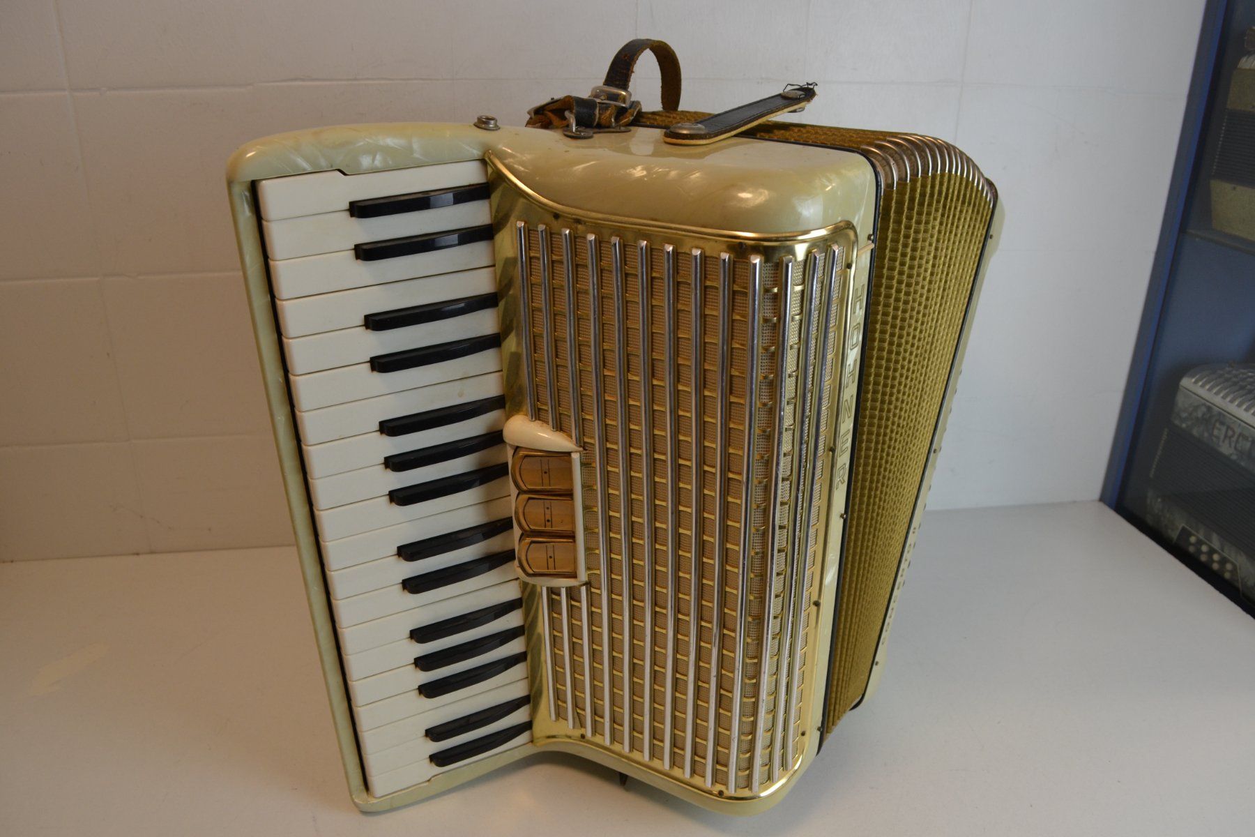Hohner Musikinstrumente: Akkordeon chromatisch Hohner Concerto II – Gebraucht aus Zürich von baumusik 5