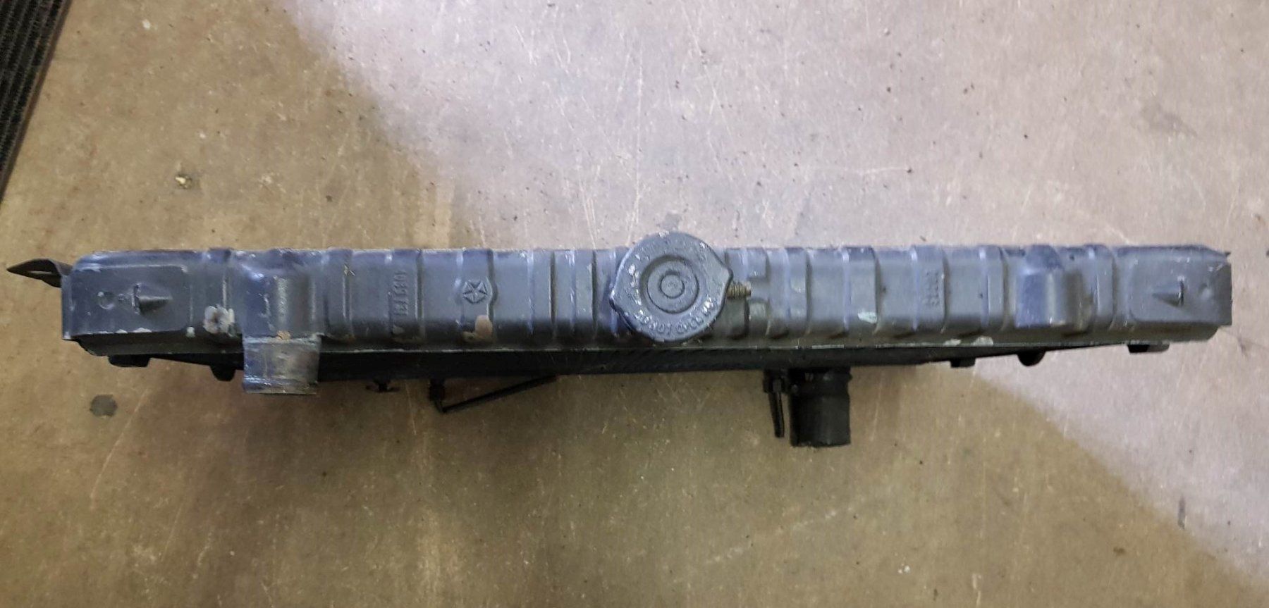 Tutti pezzi di ricambio auto: Original Mopar Kühler  No.2 – Usato da Niedergösgen venduto da usc_8qc6 2