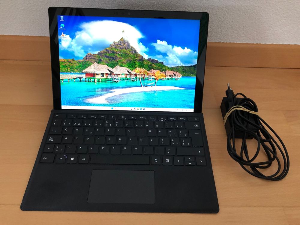 Surface Pro 7, i5-1035G4, Akku 93%, 256GB SSD, 8GB RAM (Neu