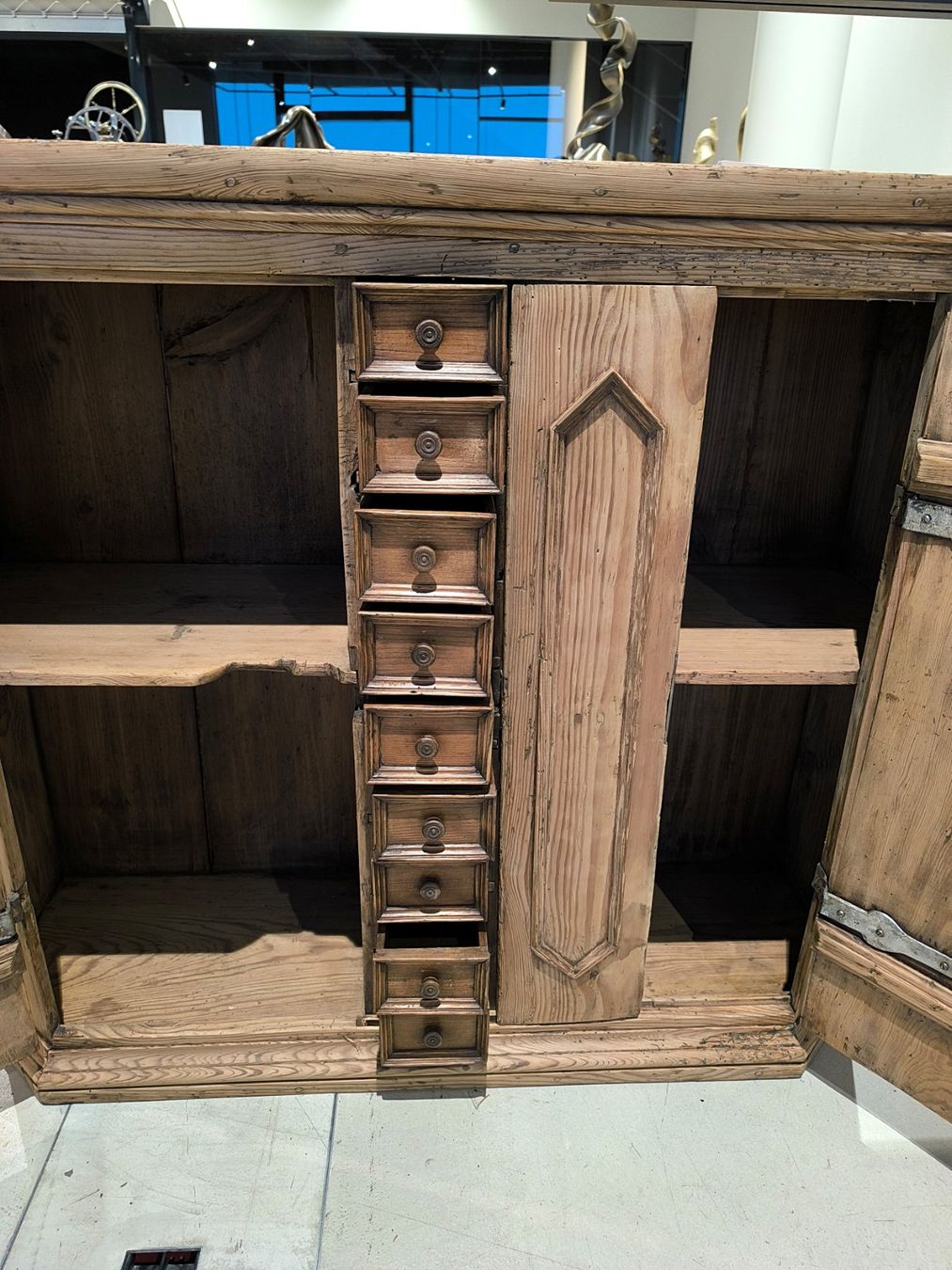 Cassettiere: Barock Sideboard Tanne mit versteckten Schubladen – Usato da Maladers venduto da der_Holzwurm 4